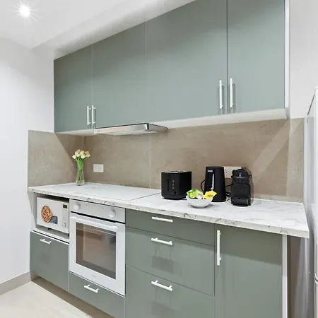 Lägenhet Spacious 4br Charm In 8 With Netflix