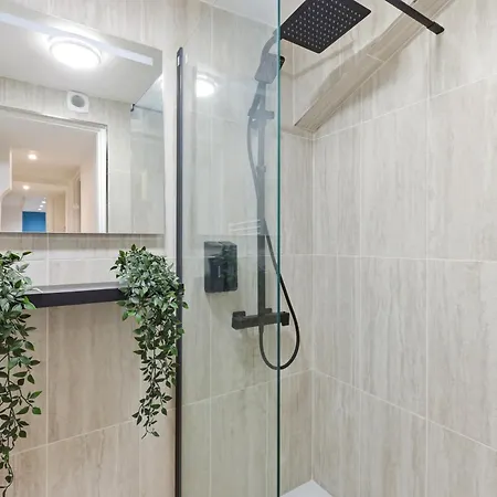 Spacious 4br Charm In 8 With Netflix Paris